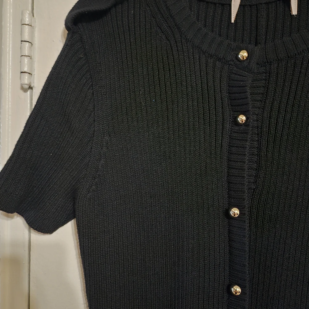 Elegant Black Button-Down Sweater Dress - Picture 2 of 2